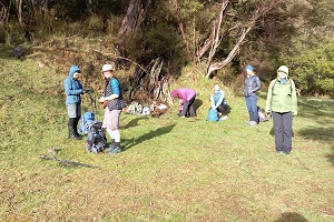Morning tea at Champion Smelter ruins