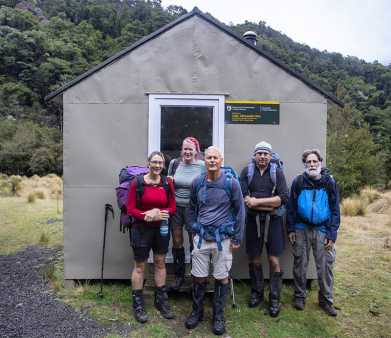 lake-alex-hut